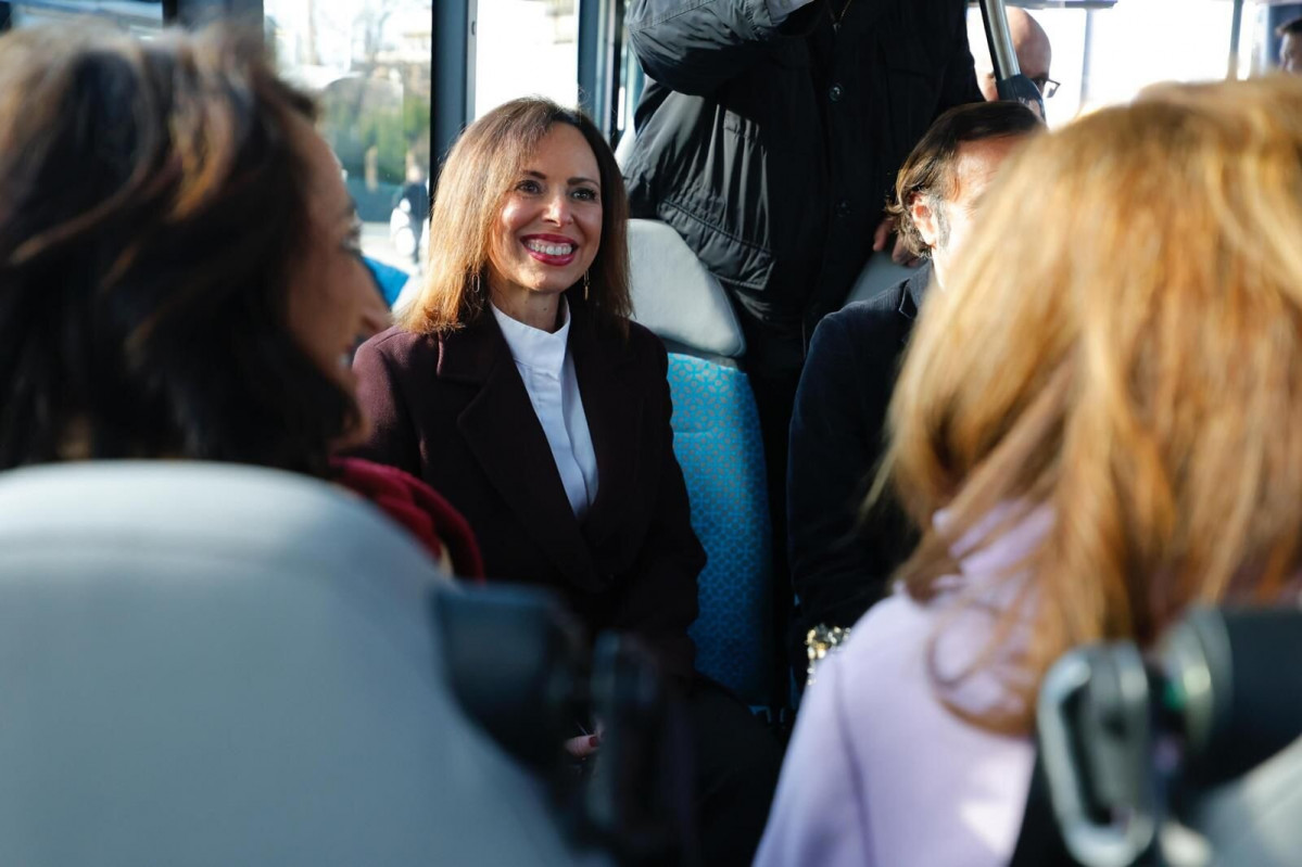 El consorcio de granada incorpora tres autobuses hibridos iveco