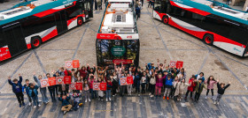 Emtusa de gijon presenta sus primeros autobuses electricos