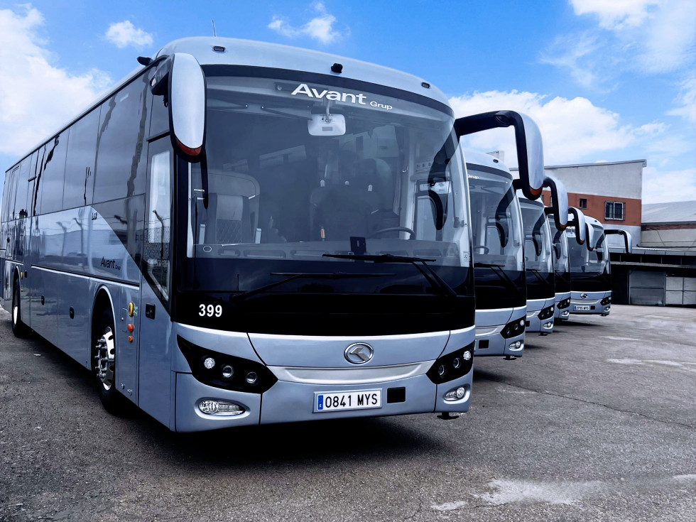 Avant grup amplia su flota con seis autocares de 13 metros