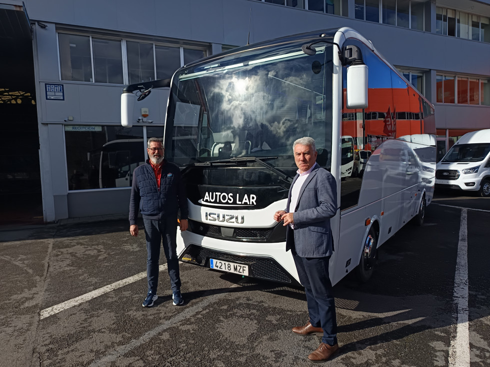 Autos lar adquiere su primer vehiculo isuzu