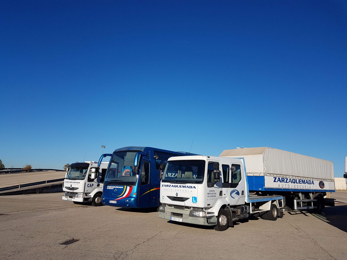 La ue rebaja la edad minima para conducir autobuses de 24 a 21 anos