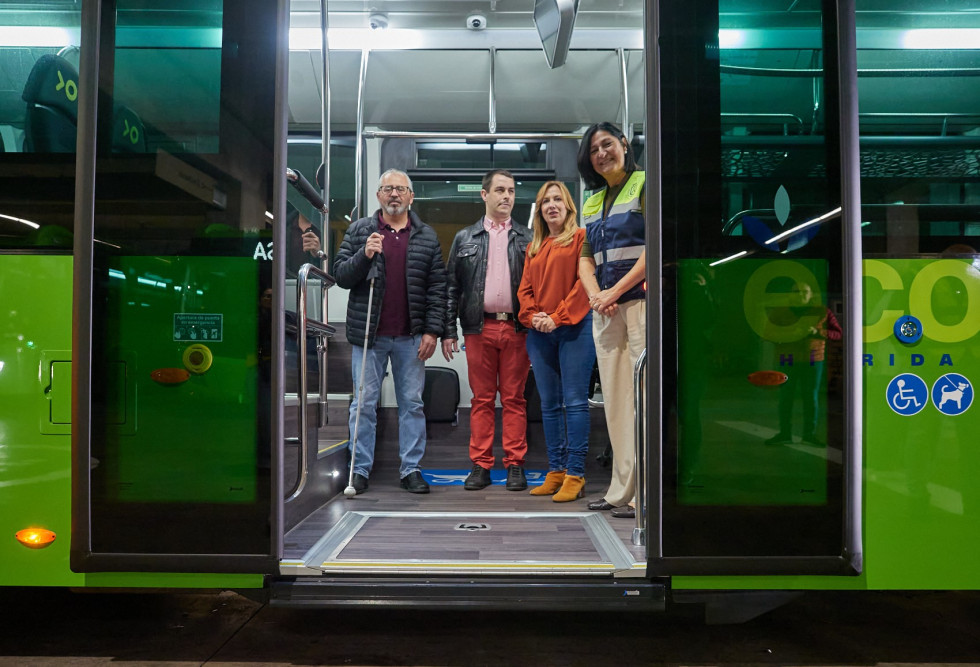 Titsa presenta los primeros 31 autobuses de los 104 adquiridos