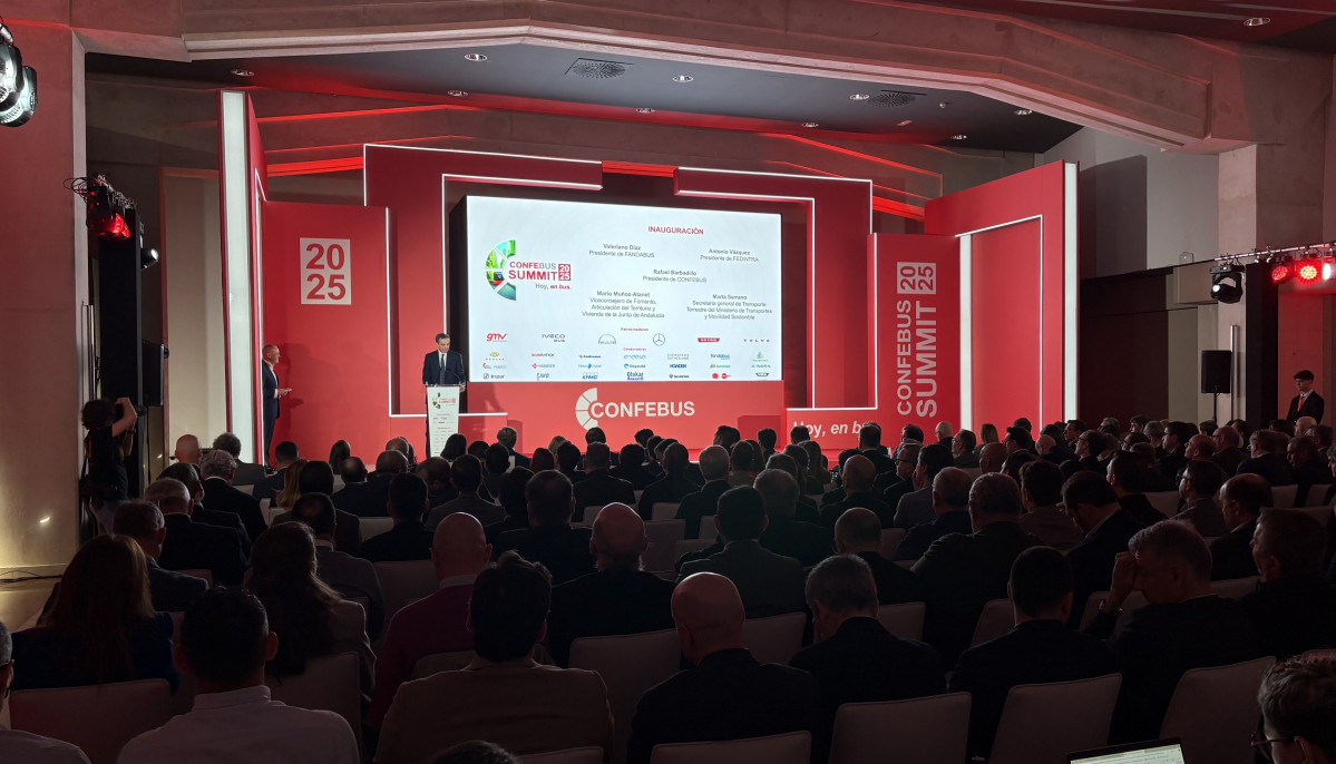 Confebus visibiliza el papel crucial del autobus en el summit 2025