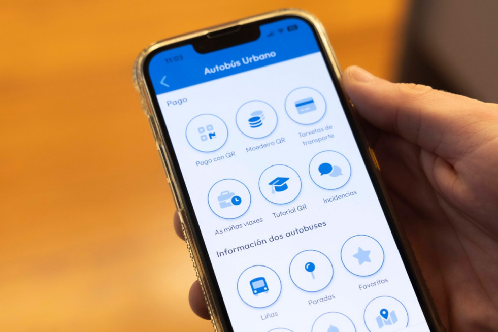 A coruna unifica el pago con dispositivos moviles en los autobuses urbanos