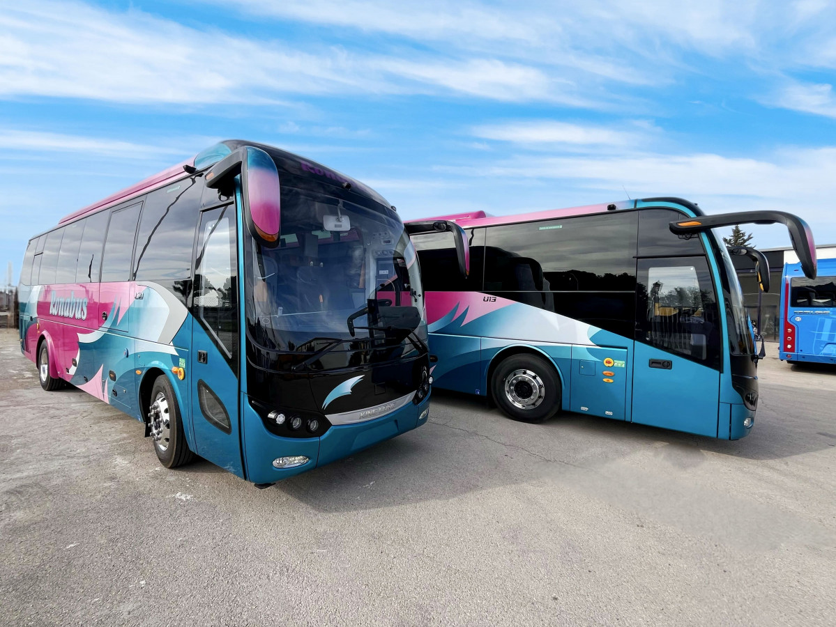 Ronabus estrena dos autocares de king long