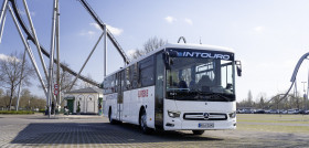 El mercedes benz eintouro supera con exito su primera prueba de conduccion
