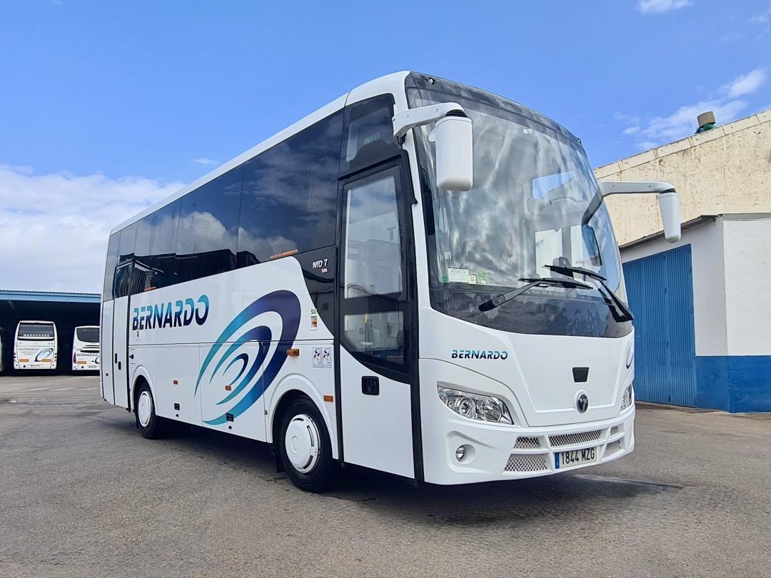 Autocares bernardo recibe un midibus md7 plus de temsa