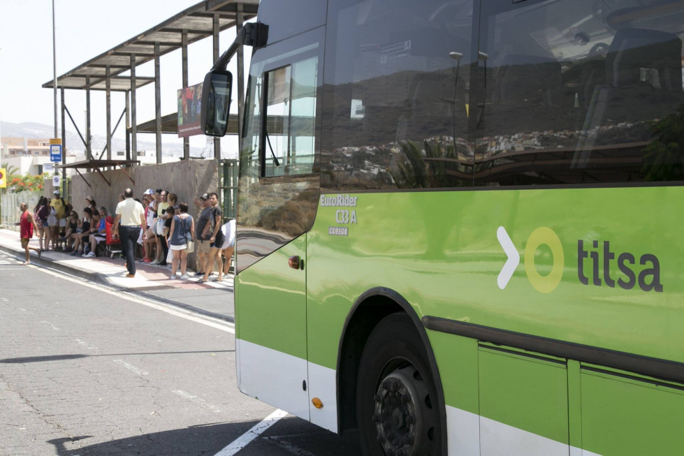 El uso de los autobuses de titsa en santa cruz crece un 7 hasta marzo