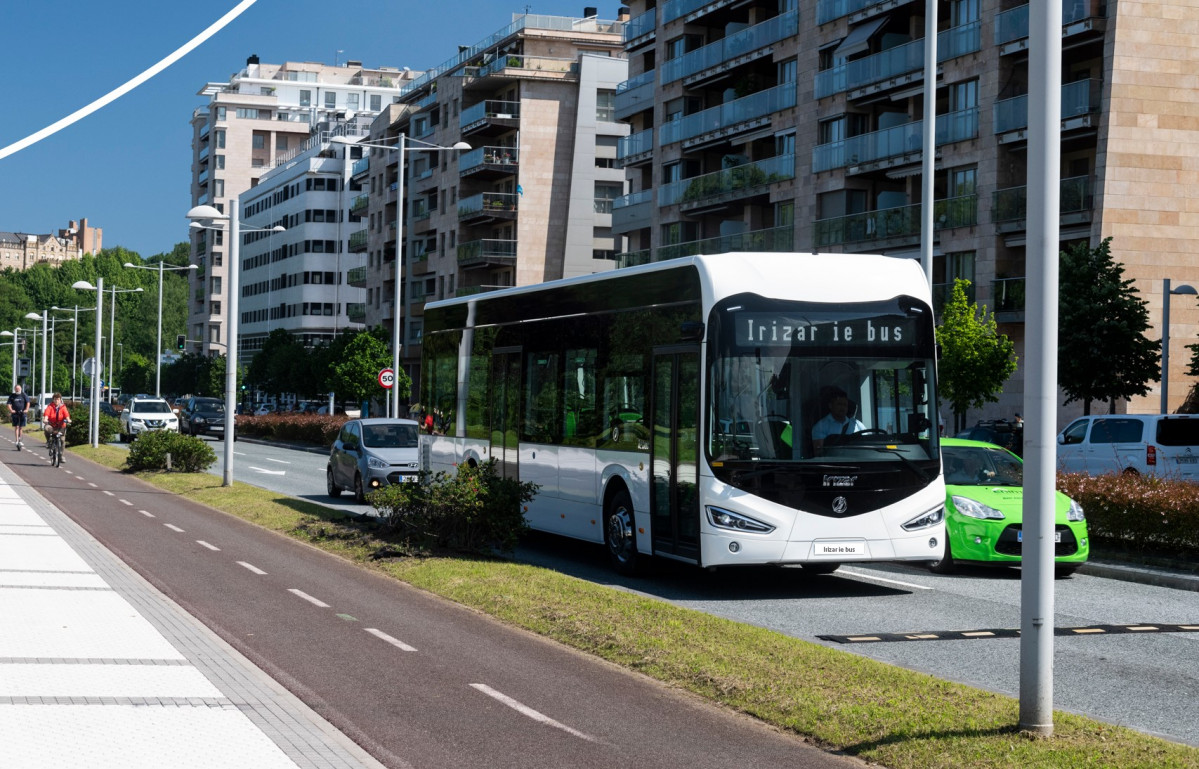 Emtusa de gijon adquiere cuatro autobuses electricos de irizar e mobility