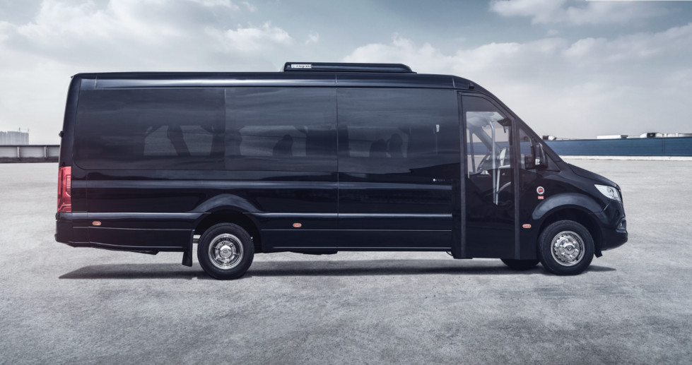 Garfra autocares estrena un minibus t one xl de integralia