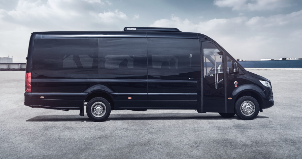 Garfra autocares estrena un minibus t one xl de integralia