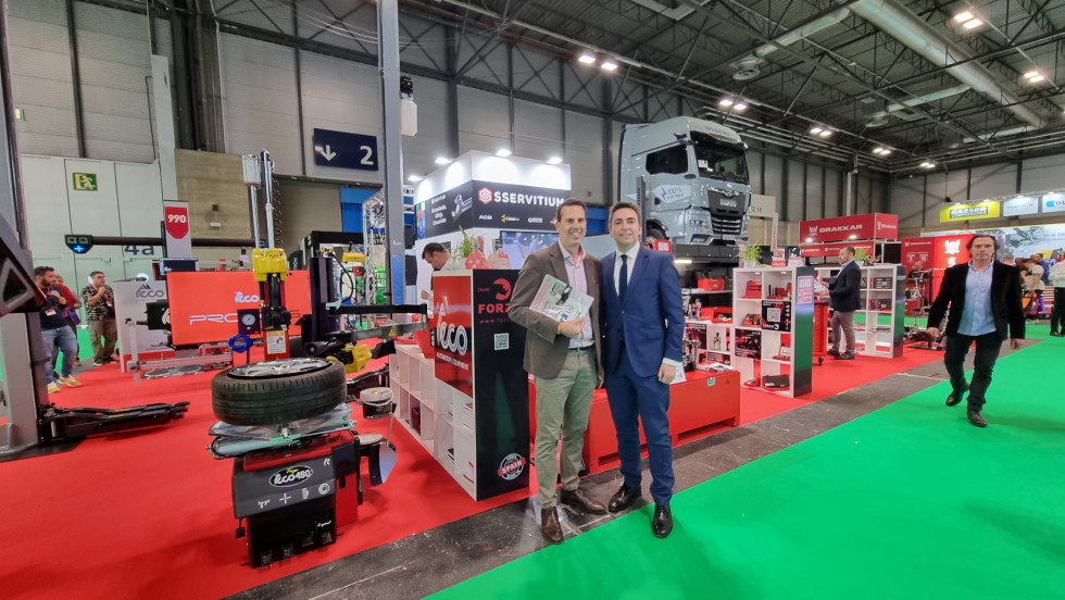 Direbus presenta sservitium a sus asociados