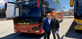 Autocares murillo adquiere su primer autobus king long
