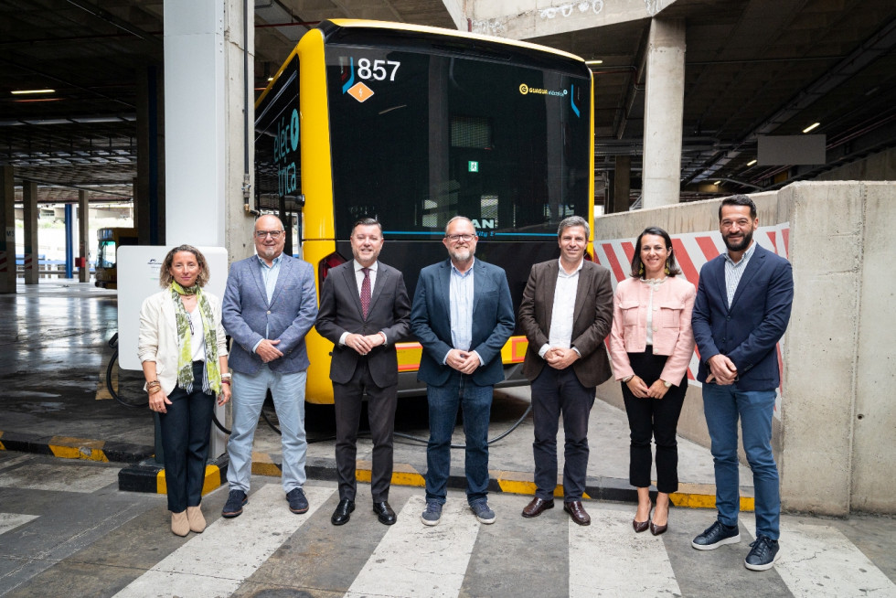 Guaguas municipales instala nuevos puntos de recarga electrica