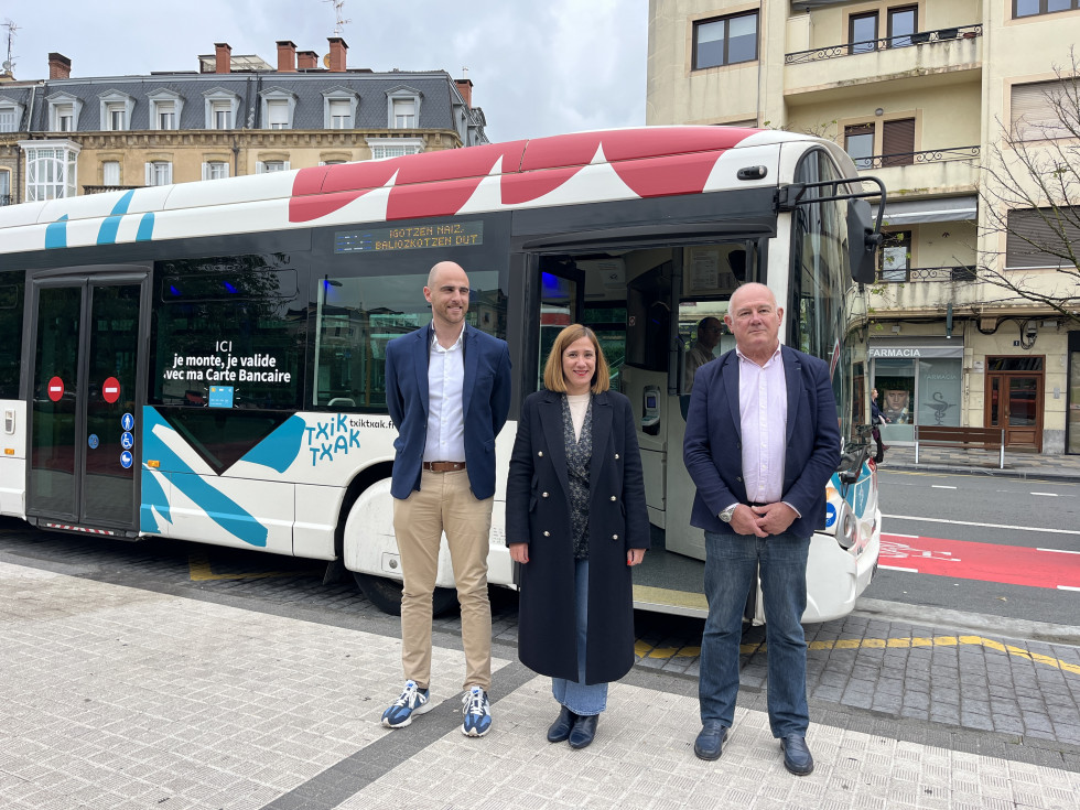 El uso del autobus transfronterizo txik txak crece un 77