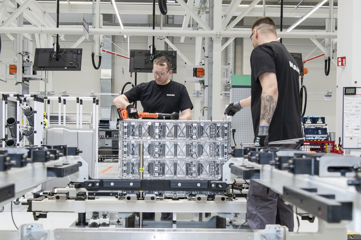 Man inicia la produccion de baterias en la planta de nuremberg