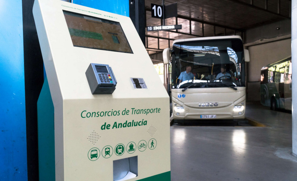 El uso del transporte interurbano en autobus crece un 12 en marzo