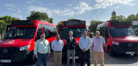 Utrera renueva tres microbuses de transporte urbano