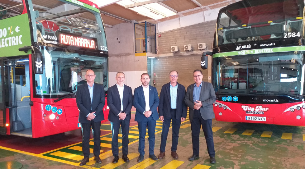 La flota del barcelona city tour sera 100 electrica en 2029