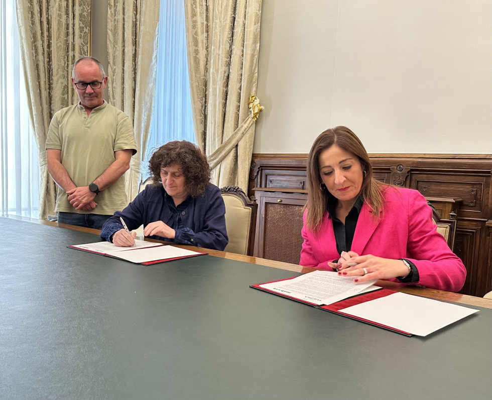 Tussa firma un convenio de colaboracion con castrosua