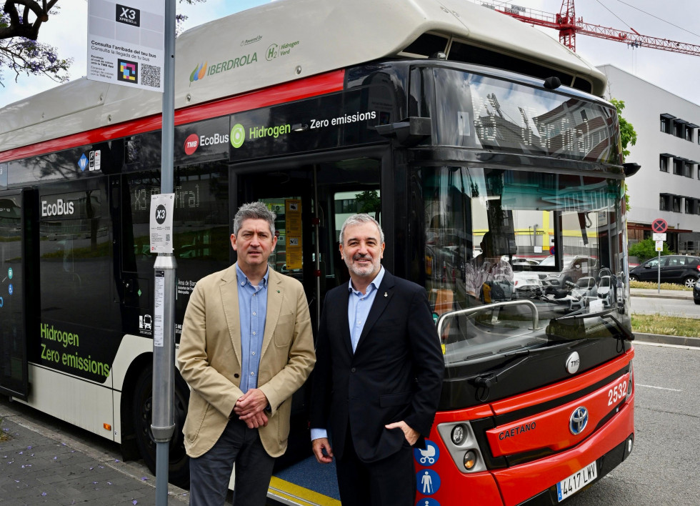 Tmb pone en servicio la nueva linea de bus expres x3