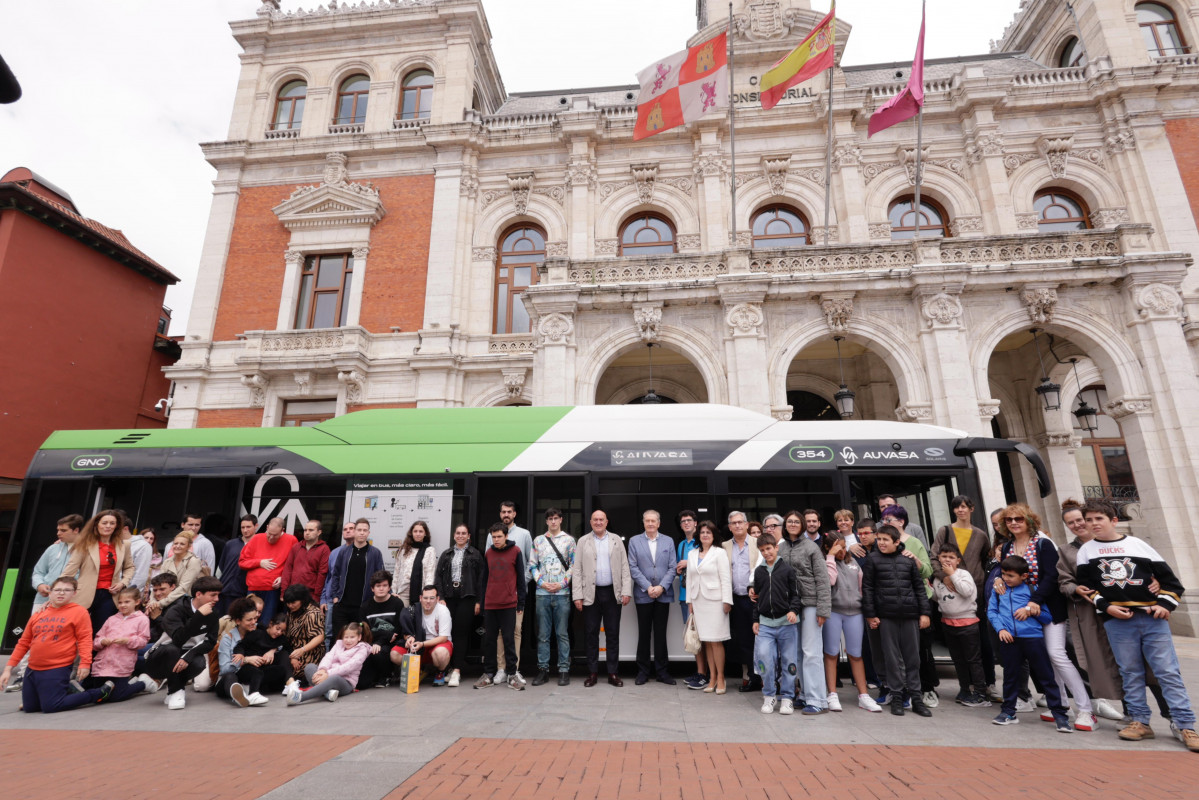 Los autobuses de auvasa incorporan accesibilidad cognitiva