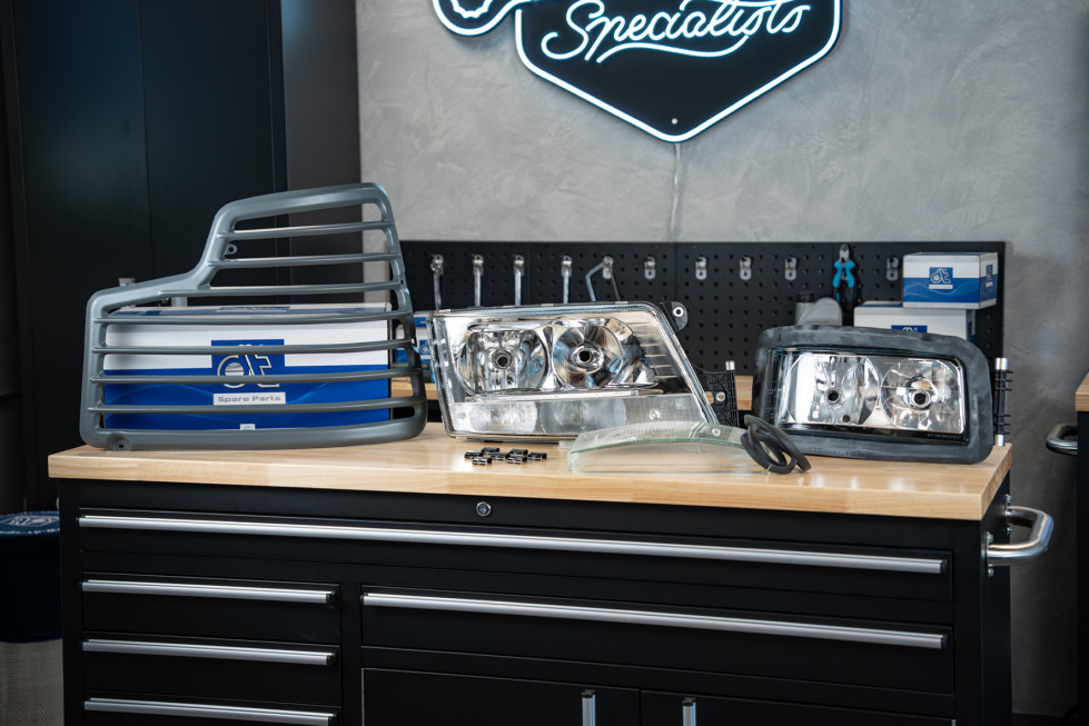 Diesel technic promociona la gama de faros dt spare parts