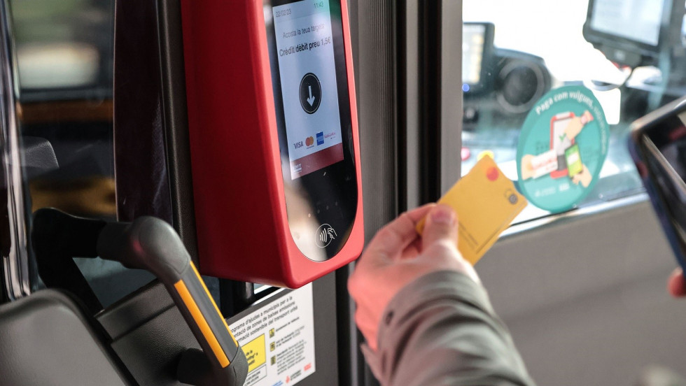 La emt de valencia mantiene la gratuidad para menores hasta los 14 anos