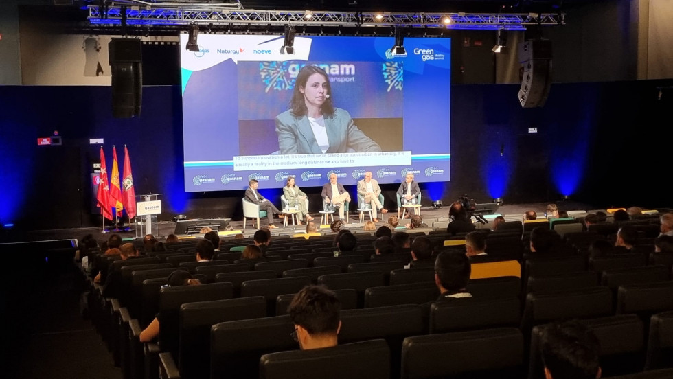 Elena atance afirma que la descarbonizacion del transporte es el futuro