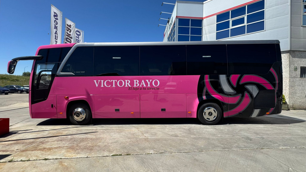 Victor bayo adquiere tres vehiculos de otokar