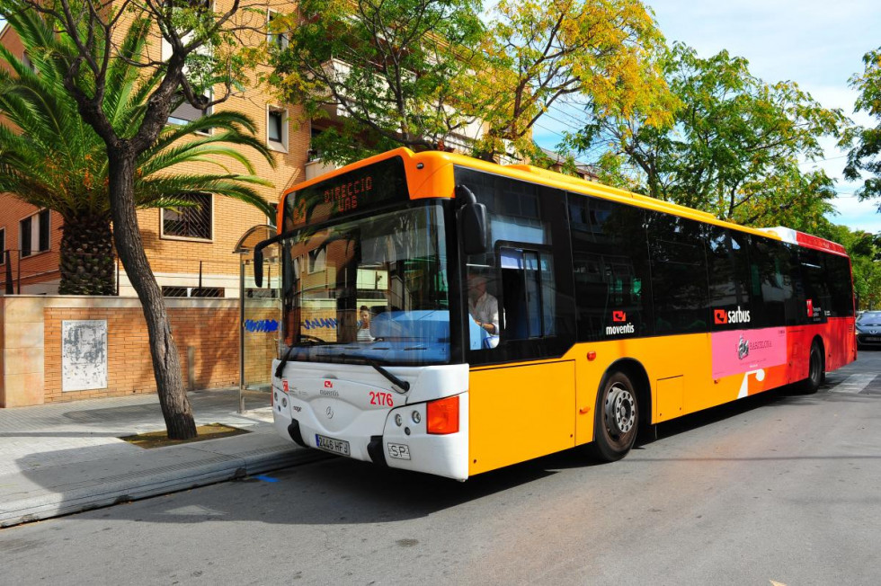 El amb de barcelona licita el transporte urbano de sardanola