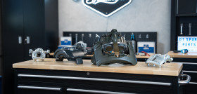 Los parts specialists presentan las pinzas de freno dt spare parts