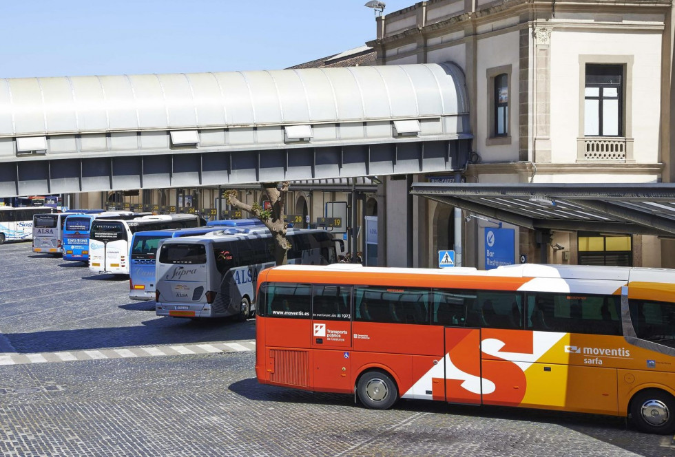 El uso del transporte interurbano en autobus crece un 5 en mayo