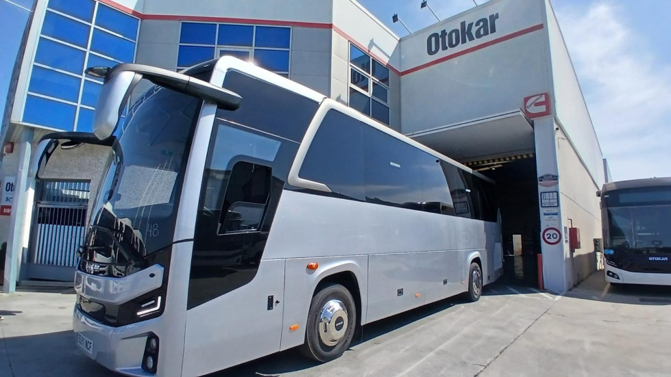Autocares baena suma a su flota un nuevo otokar ulyso t
