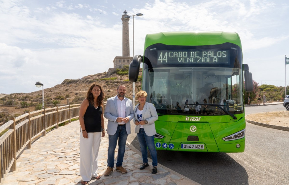 La manga del mar menor presenta un autobus electrico