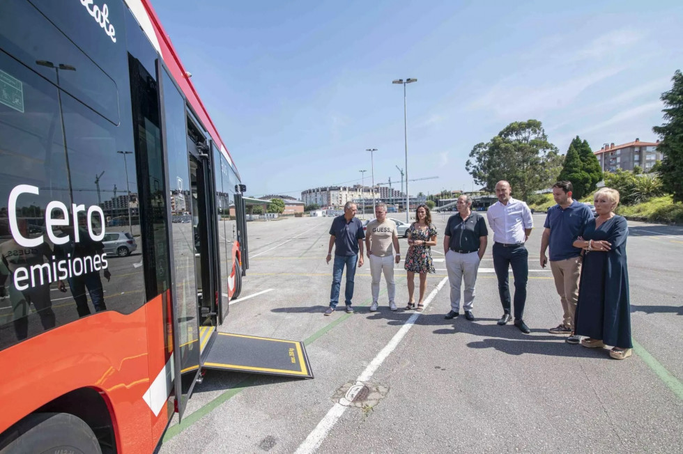 El torrebus incorpora el primer autobus electrico de su historia