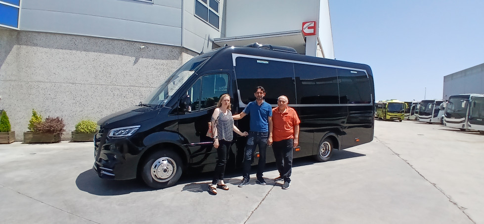 Dmbus refuerza su flota con una sprinter traveller de tekaydinlar