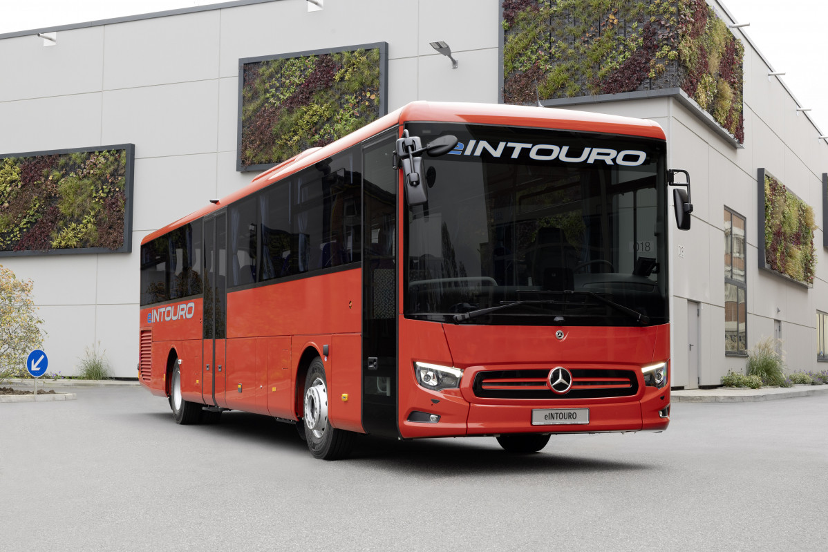 Daimler buses presentara el eintouro y una nueva generacion de baterias en busworld