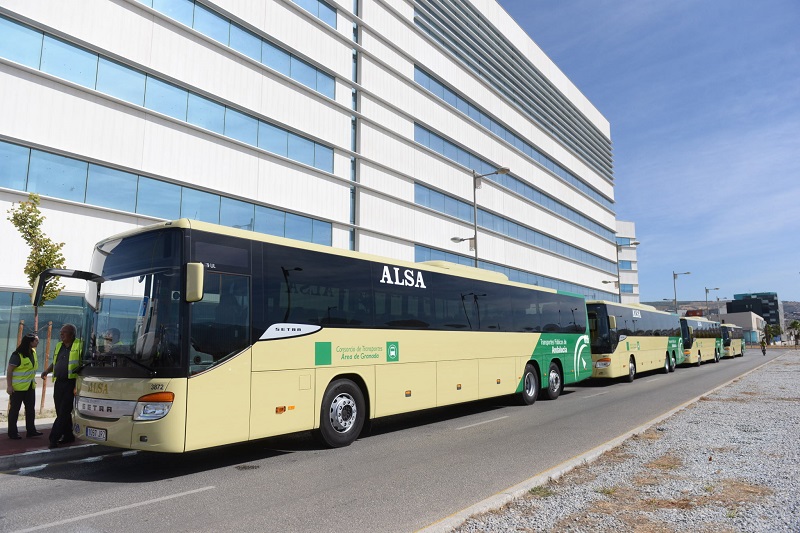 Los vehículos incorporados son de la marca Setra.