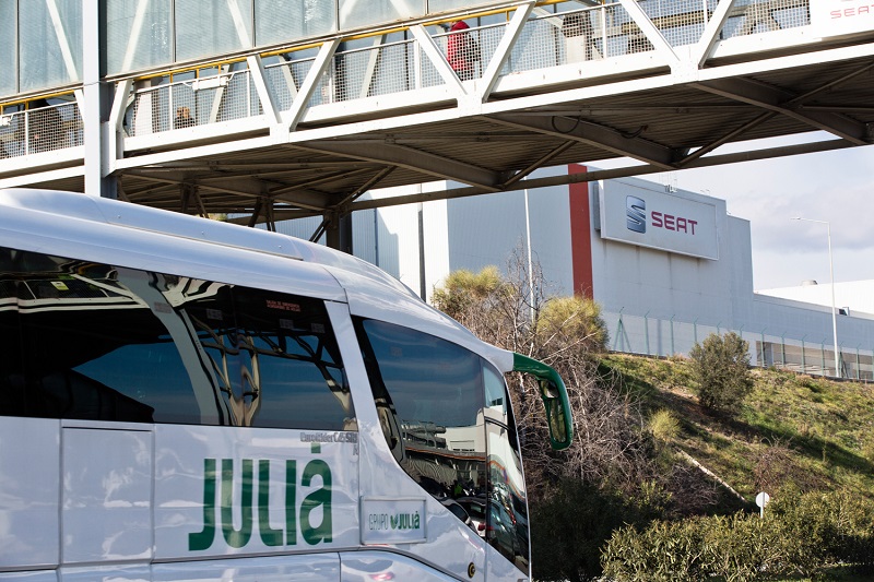 Autocares Juliá transporta al día más de 4.000 trabajadores de Seat.