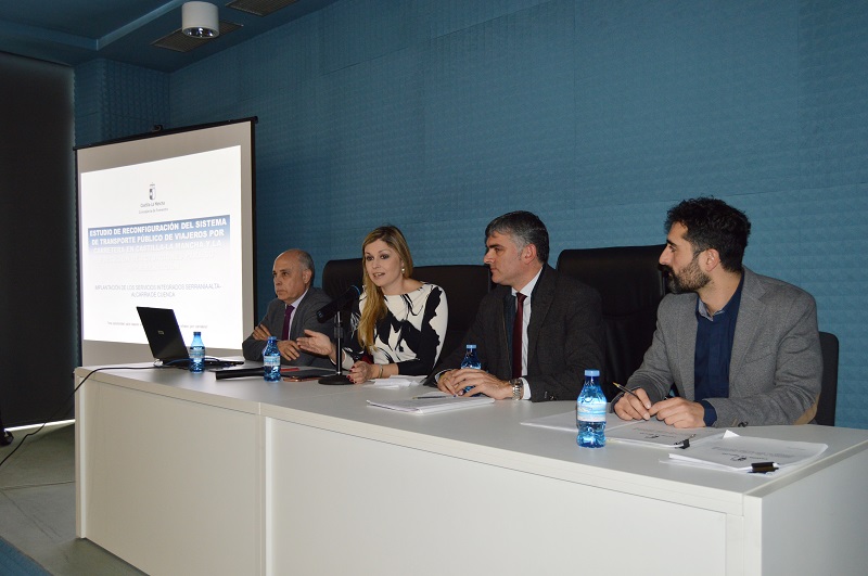 Reunión con alcaldes de municipios de Cuenca incluidos en el nuevo mapa de transporte.