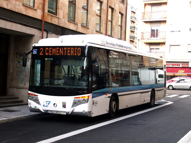 Autobús urbano impulsado por gas natural.