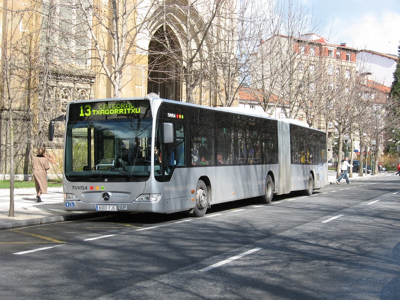 Un autobús articulado del operador.