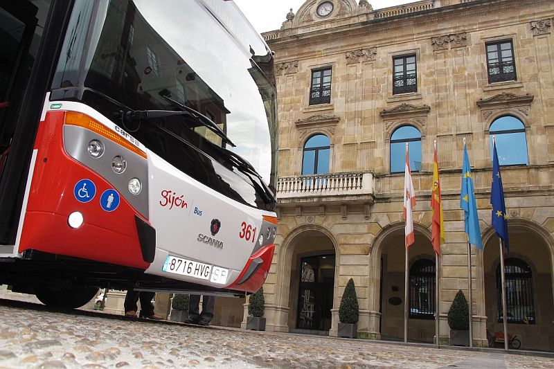 Uno de los autobuses del operador asturiano.